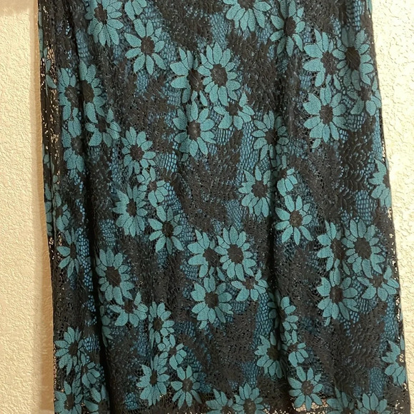 Lace Dress By Sandra Darren - Picture 6 of 9